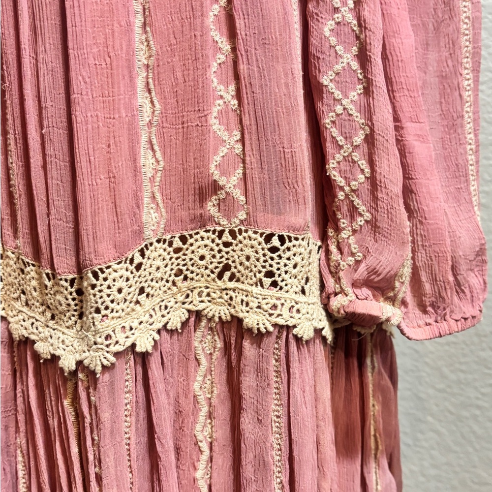Anthropologie Floreat Orchard
Lace shift Dress Boho
Crochet Off Shoulder - Picture 5 of 8
